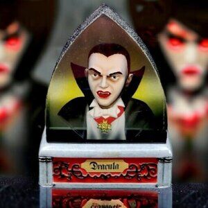 Dracula Universal Monsters Art 3D Statue Halloween Decor Vintage 1990s Vampire